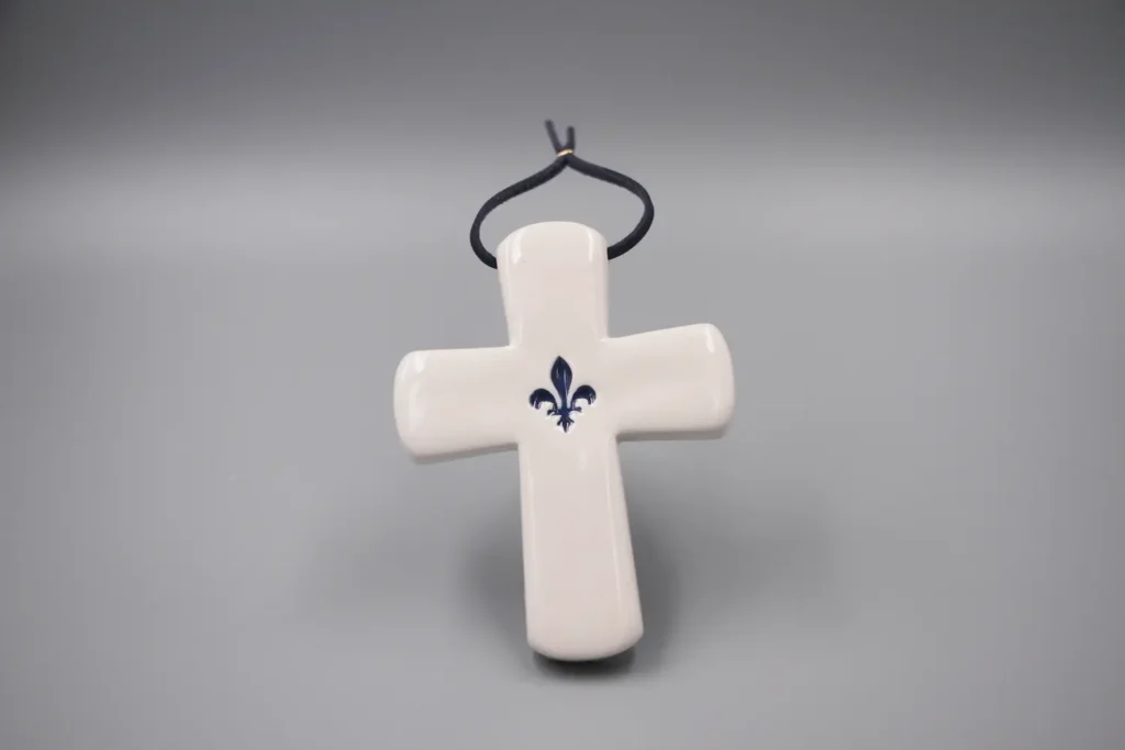 creatini-croix-latine-fleur-de-lys-blanc-bleu-royal-bicolore-cuir-bleu