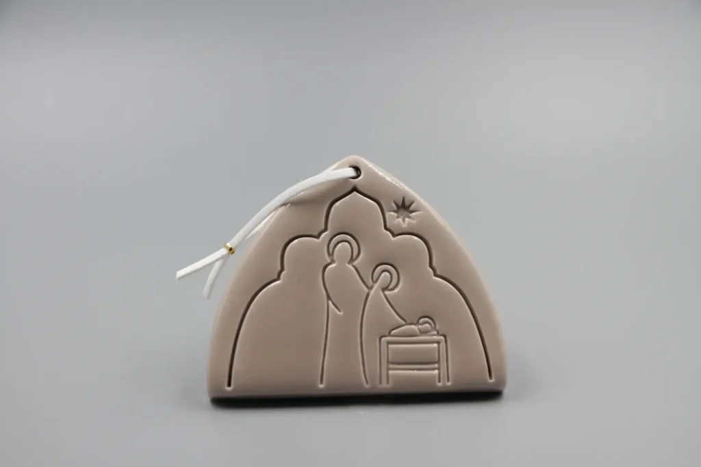 creatini-céramique-crèche-arche-taupe-fil-blanc-perle-plaqué-or