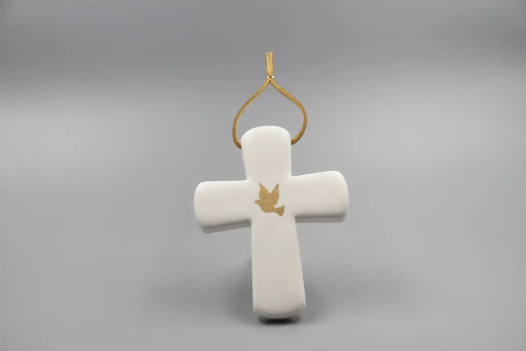 creatini-céramique-croix-latine-colombe-esprit-saint-blanc-mat-fil-doré-perle-plaqué-or
