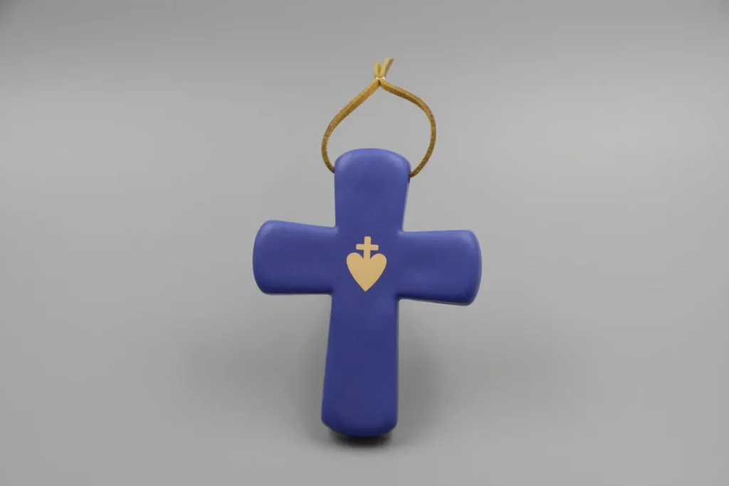 creatini-croix-latine-sacré-coeur-bleu-mat-fil-doré-perle-plaque-or